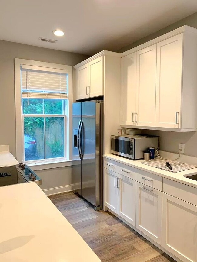 Building Photo - 9 Hanover St