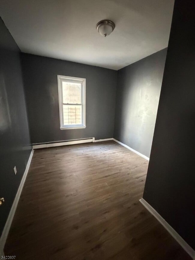 Building Photo - 32 Rosehill Pl