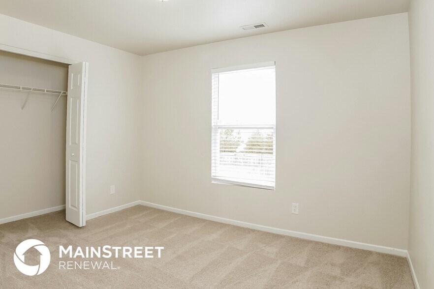 Building Photo - 748 Runningbrook Ln