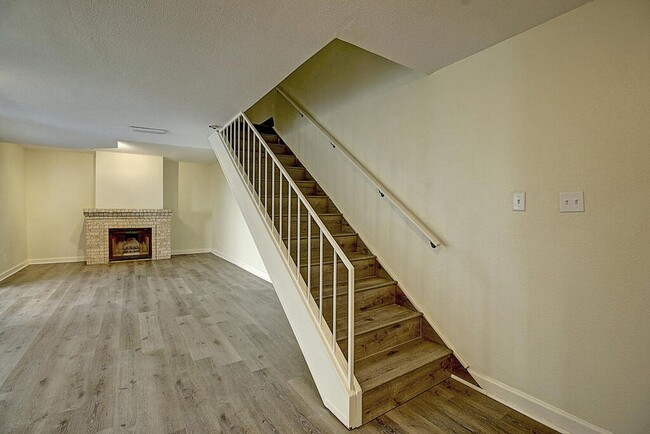 Building Photo - 2314 Capitan Dr