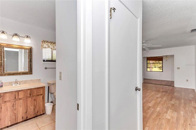 Building Photo - 10060 SW 93rd Ave