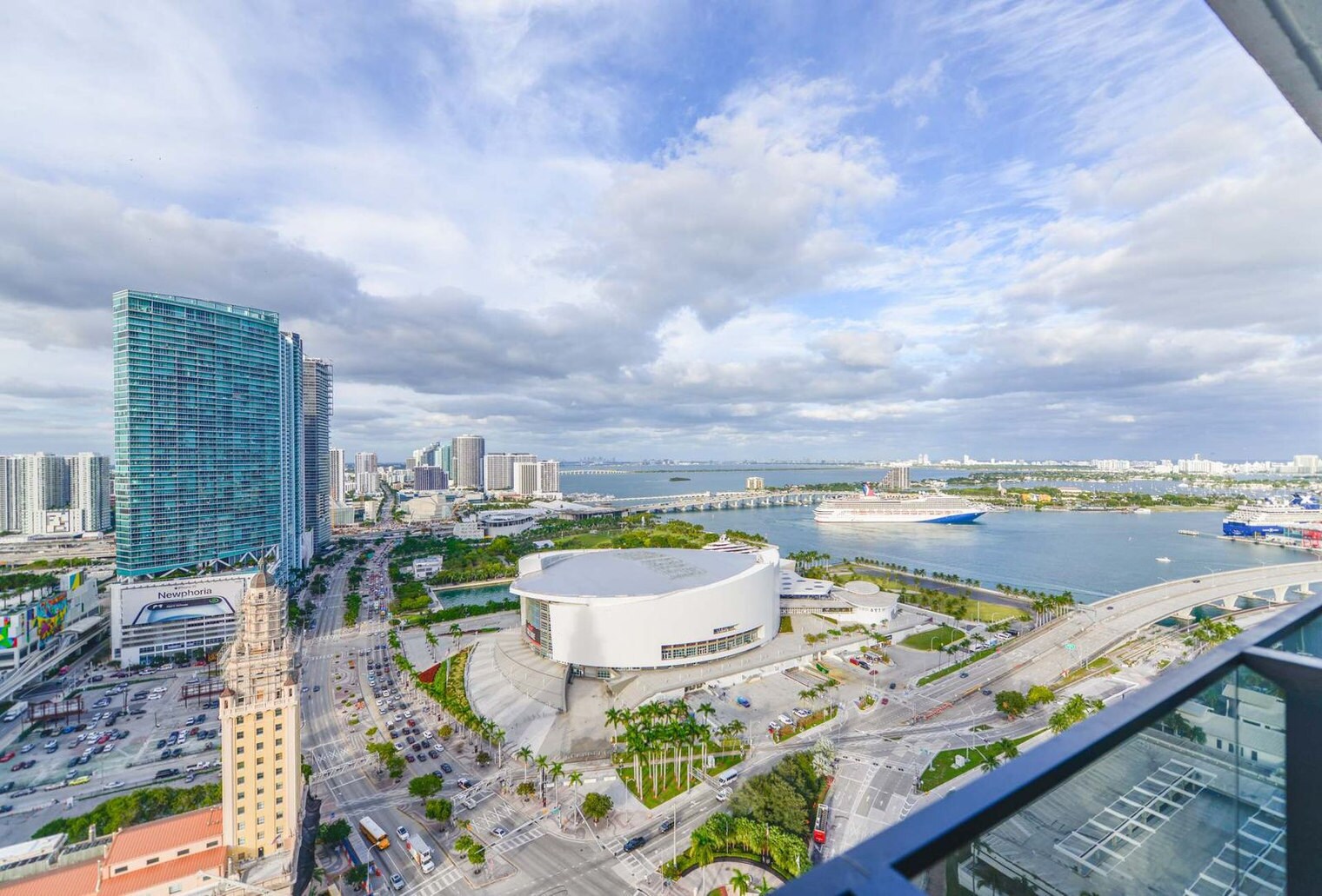 Building Photo - 398 NE 5th St