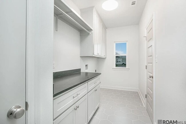 Building Photo - 4 Bedroom Home in Cheval Point Subdivision