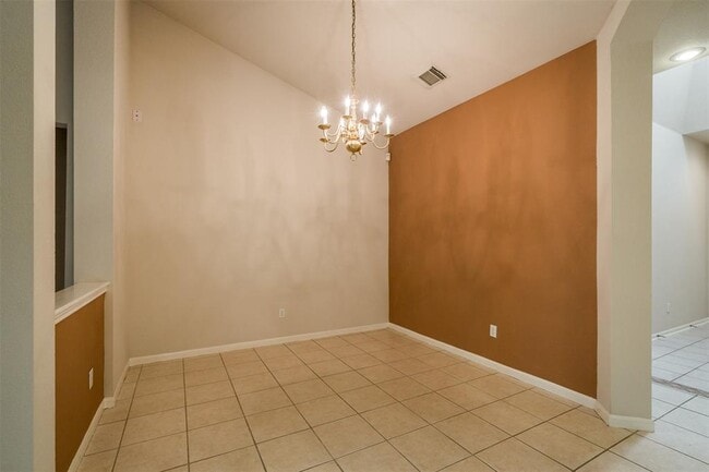 Building Photo - 1832 Camas Dr