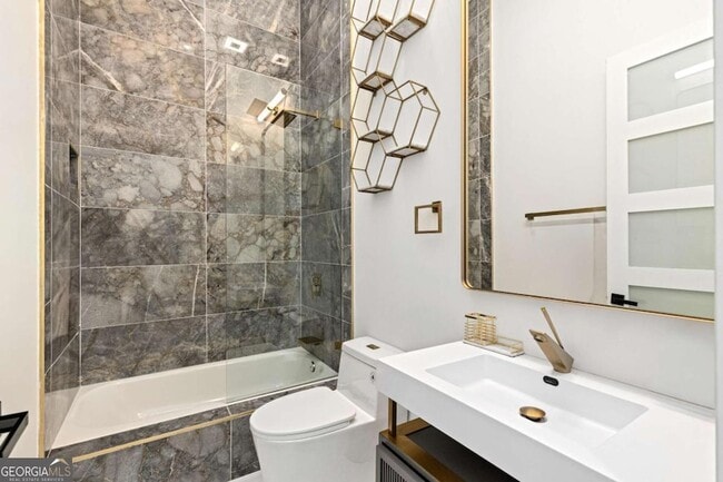 Building Photo - 3600 Lower Roswell Rd