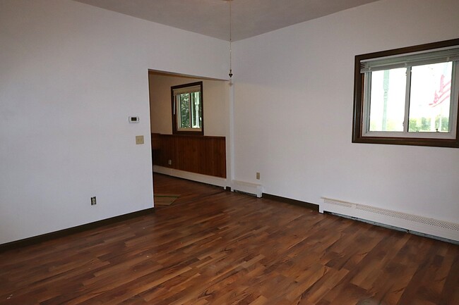 Building Photo - Country Living 4 bedroom 3 Bath Home  $189...