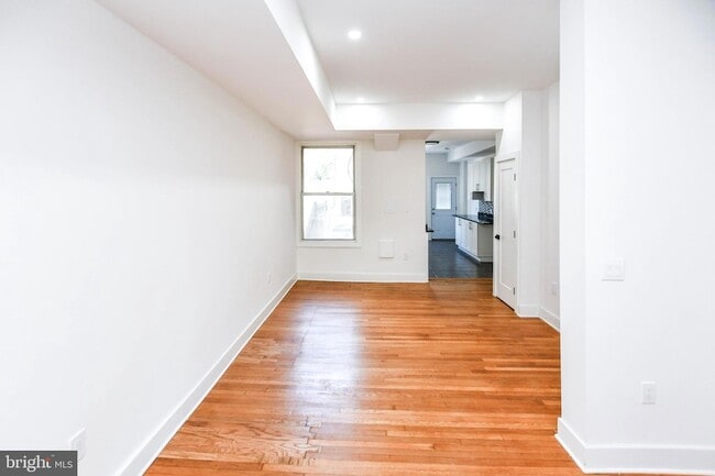 Building Photo - 104 R St NE