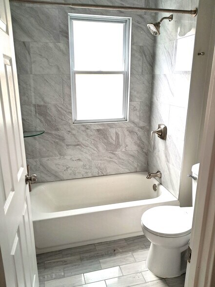 Bathroom - 2221 W Touhy Ave