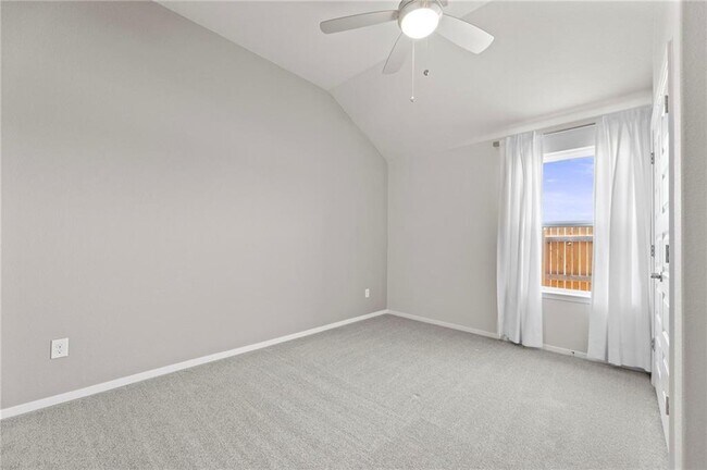 Building Photo - 102 Crooked Trail