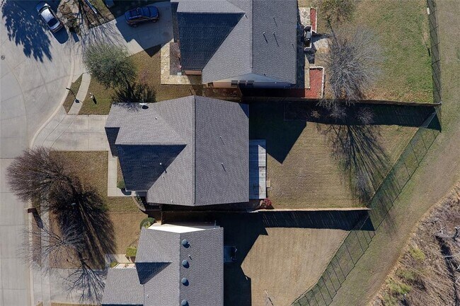 Building Photo - 160 Angus Dr