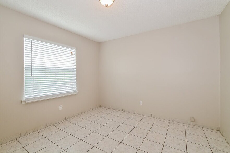 Building Photo - 1212 Abberton Dr