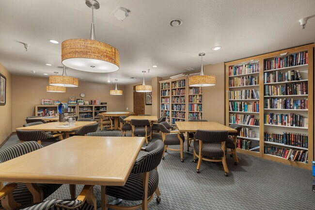 Building Photo - 42654 Sand Dune Dr