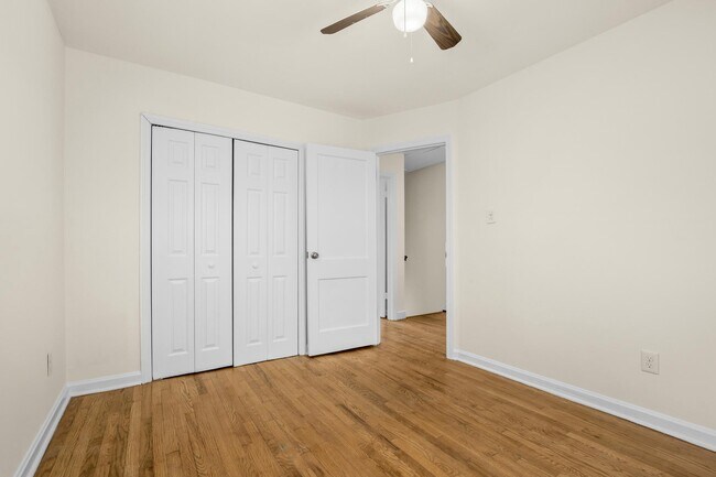 Building Photo - 5810 Fifer Dr