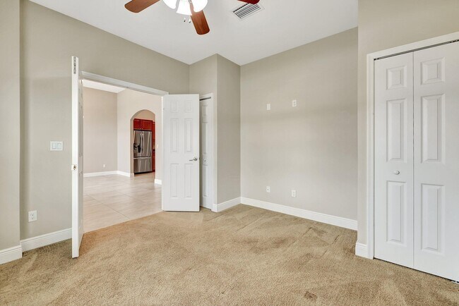 Building Photo - 348 SW Millard Dr