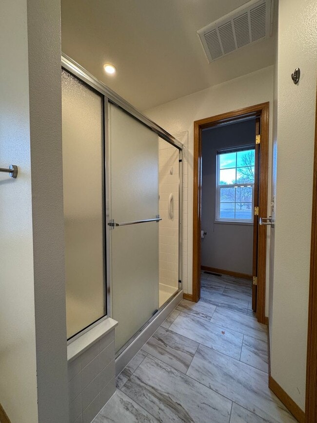 Building Photo - Beautiful home in English Ranch subdivision