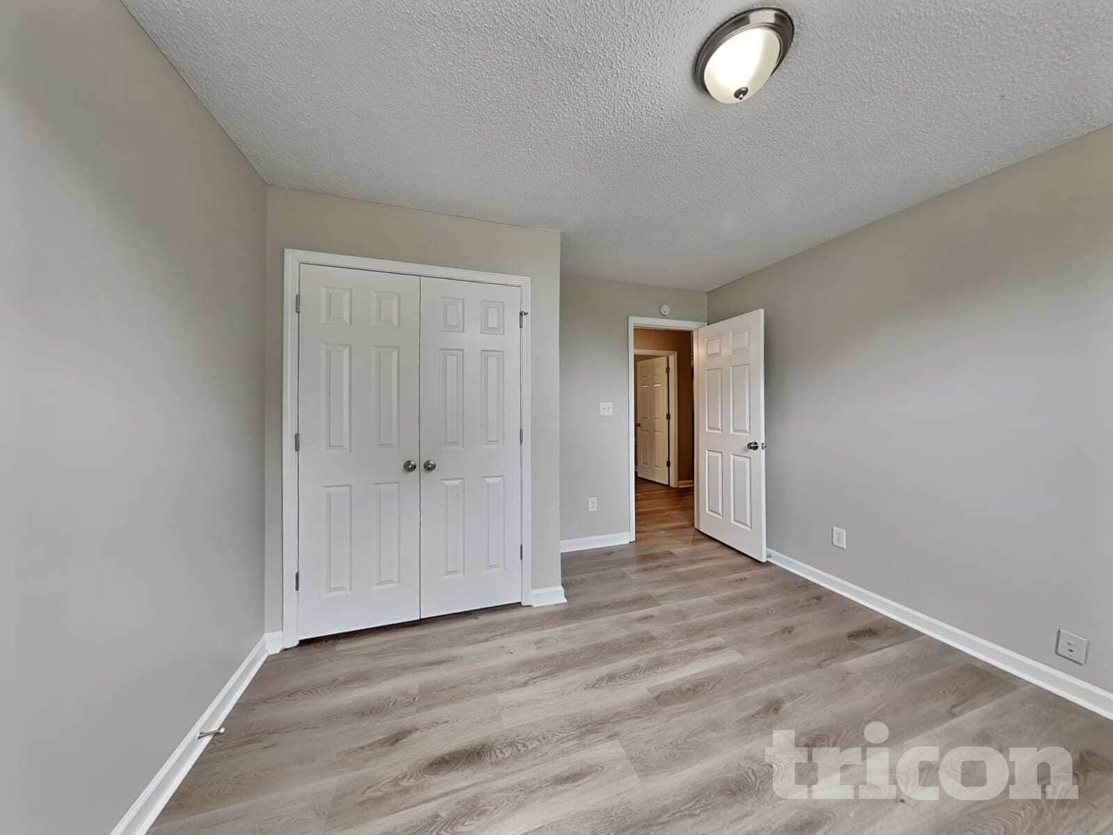 Building Photo - 207 Crystal Ct