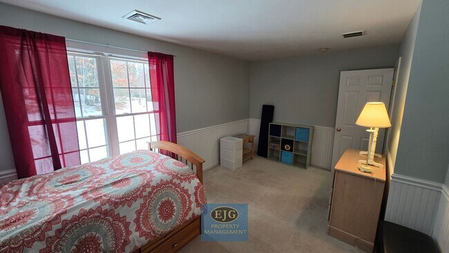 Building Photo - 126 Pinecrest Rd