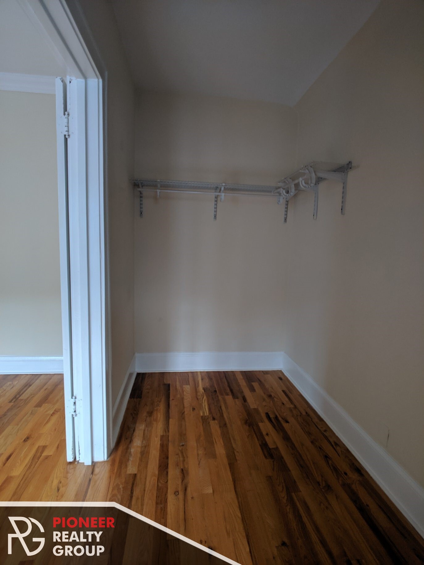 Building Photo - 4735 N Hermitage Ave