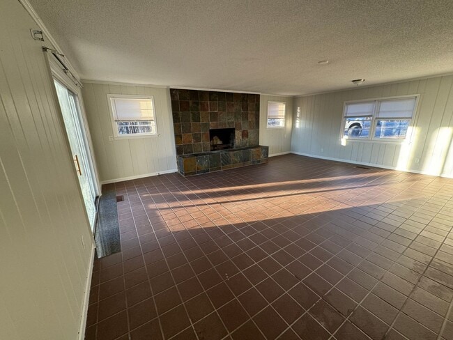 Building Photo - 17113 Green Hill Rd