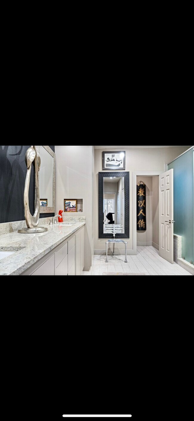 Building Photo - 303 Golf Crest Ln