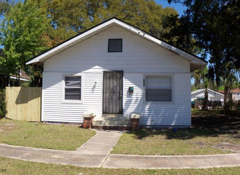 Primary Photo - 617 Ivy St