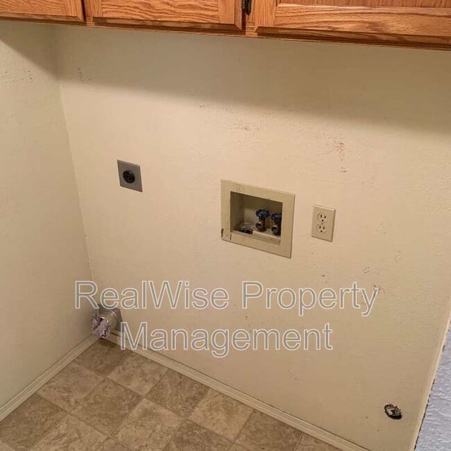 Building Photo - 1467 Cameo Ct