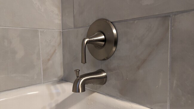 Building Photo - 5042 Mardel Ave