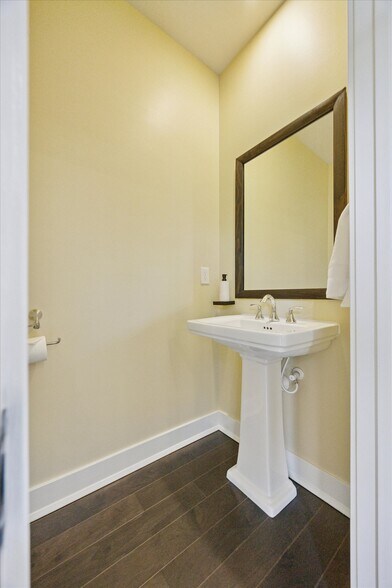 Half Bath off Kitchen - 138 Livingston Ln