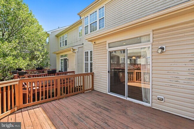 Building Photo - 2658 Logan Wood Dr