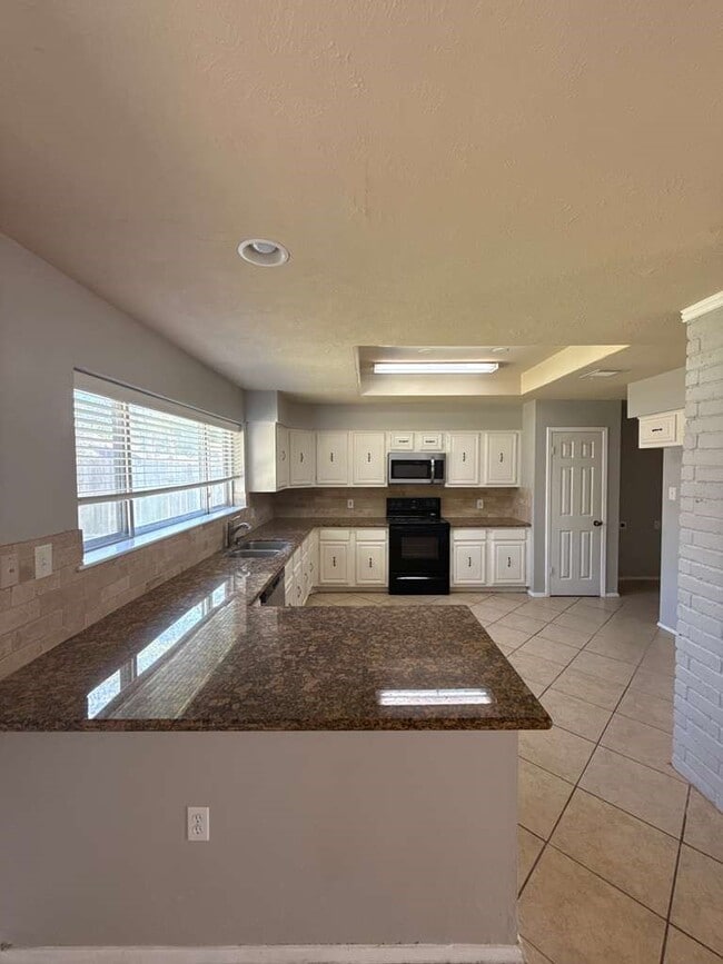 Building Photo - 22602 Fincastle Dr