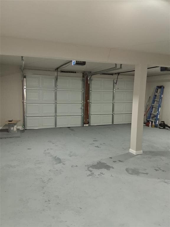 Building Photo - 6121 W 40th St