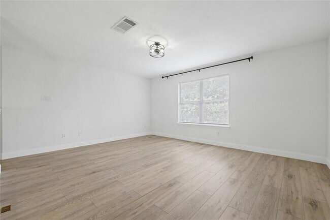 Building Photo - 3809 Haleys Way