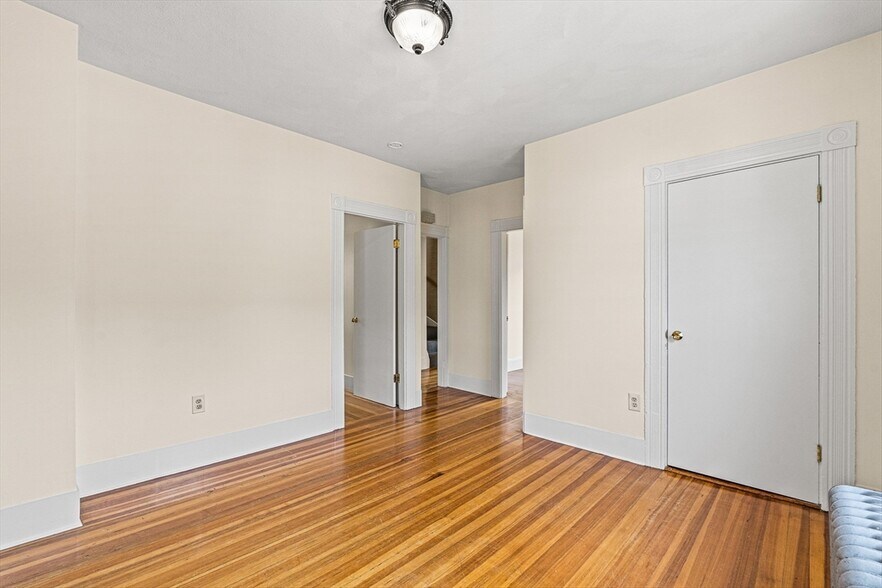 Building Photo - 49 Porter St