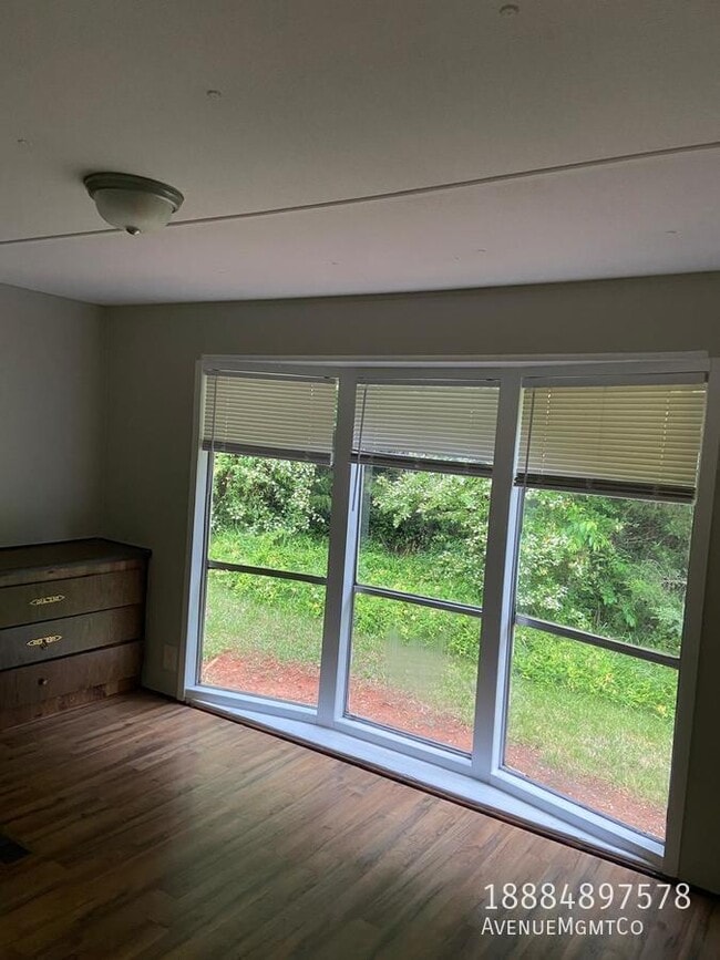 Building Photo - 3010 21st St Ln NE