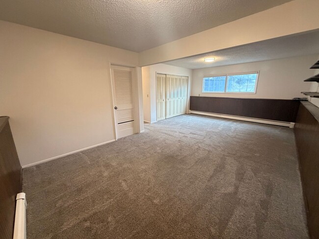 Building Photo - A beautiful and spacious (4) Bedroom home has what you need!