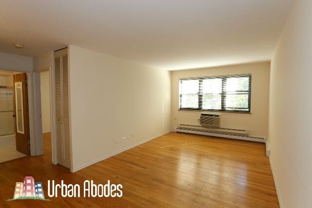 Building Photo - 648 W Wrightwood Ave