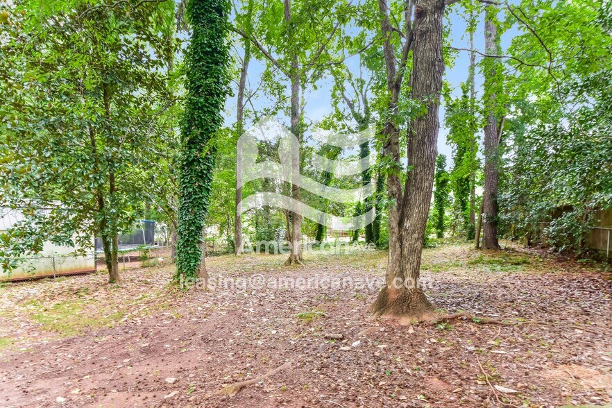 Building Photo - 224 Holmsbury Rd