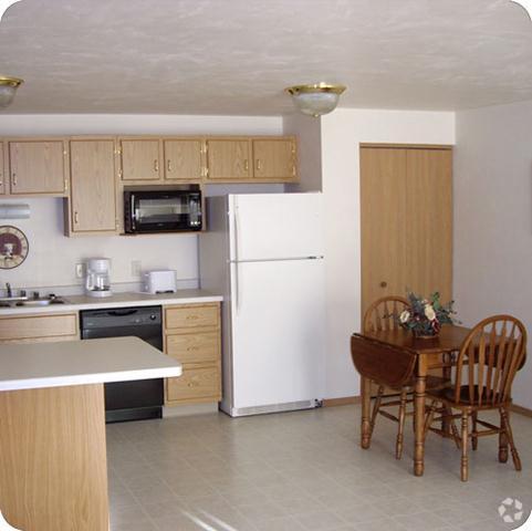Eat-in Kitchen - Pineview Estates