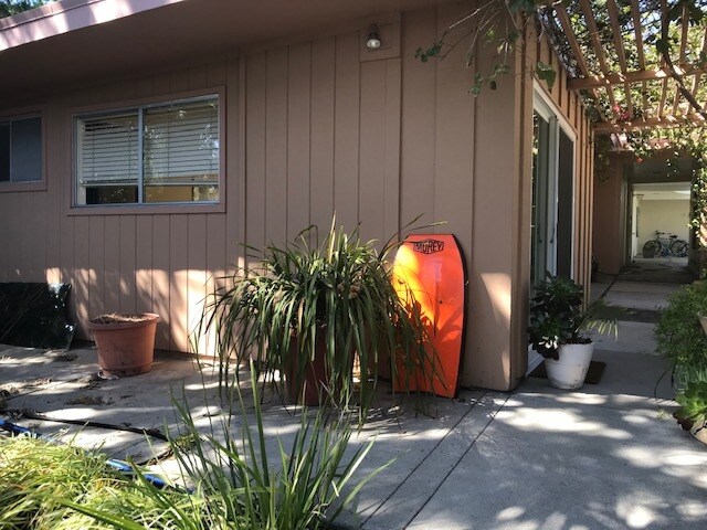 Building Photo - 345 Amalfi Dr