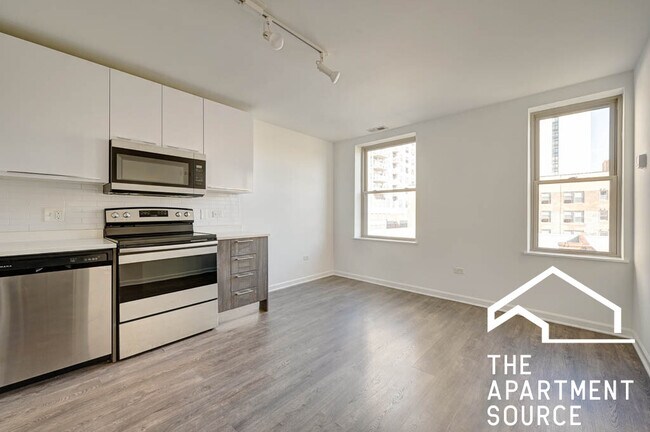 Building Photo - 940 W Winona St