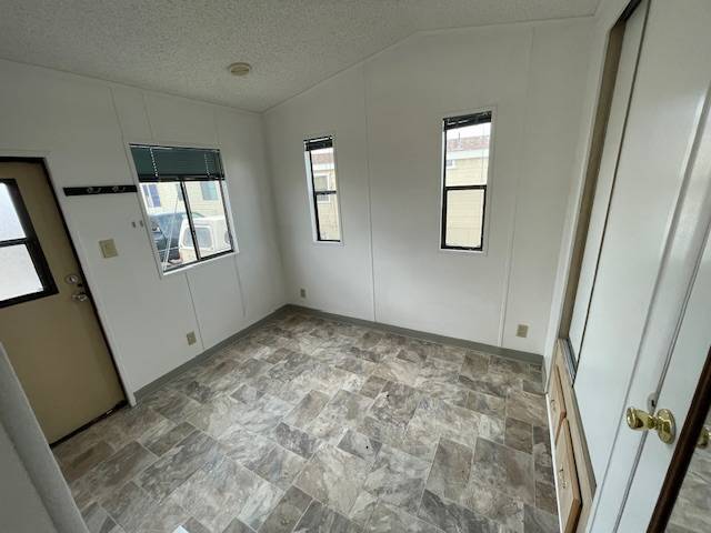 Building Photo - 740-990-990 Arroyo Dr