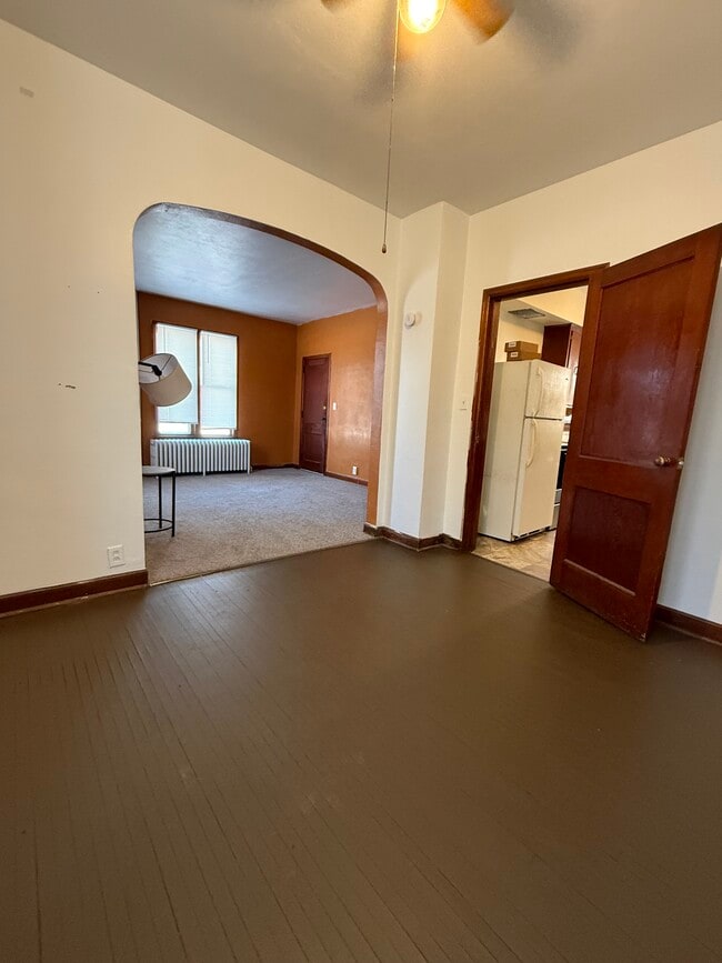 Building Photo - 825 9th Ave N