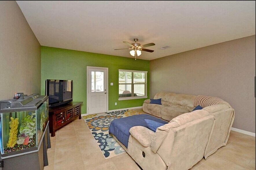 Building Photo - 967 Doire Dr