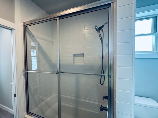 Building Photo - West AVL - Spacious, Beautiful Modern Home