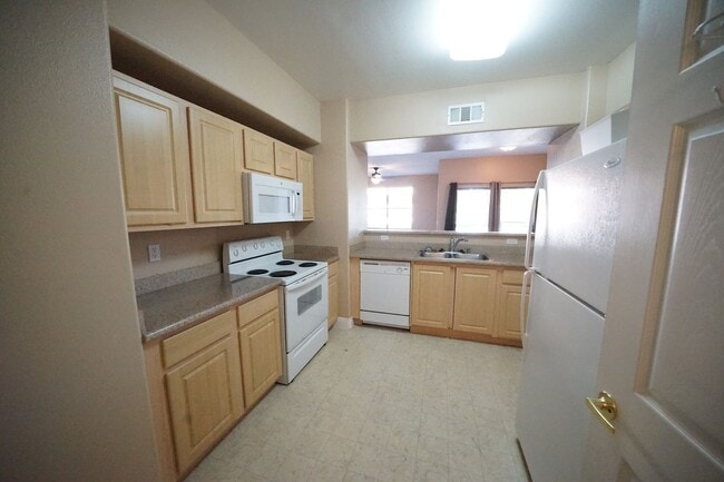 Building Photo - No Showings until 3/8/2022