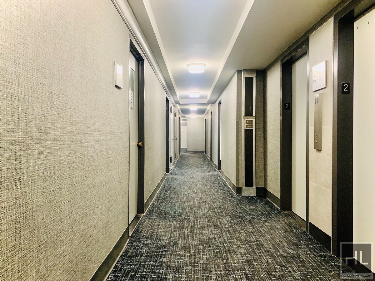 Building Photo - E 56th St | Sutton Place | 1BR / Flex-2 / 1BA | Avail June 1 | Doorman | Laundry | NO Broker's Fees!