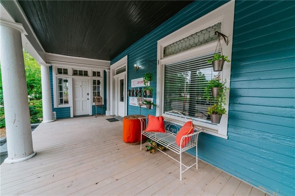 Building Photo - 207 Michigan Ave