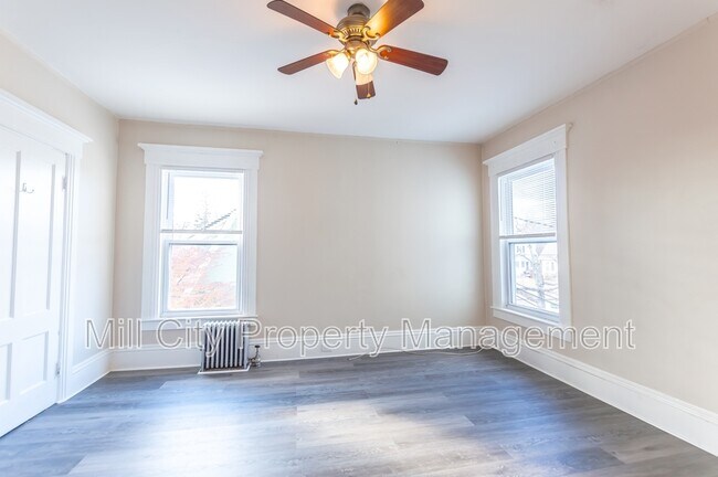 Building Photo - 261 Orange St