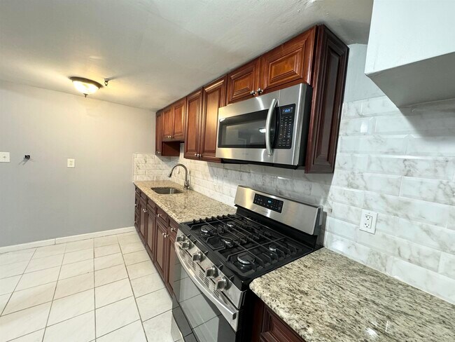 Building Photo - 321 64th St