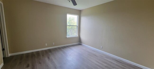 Building Photo - 618 Elizabeth Ln